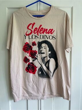 Officially Licensed Selena T-Shirt Latin Queen Graphic Tee Y Los Dinos Men’s S/M
